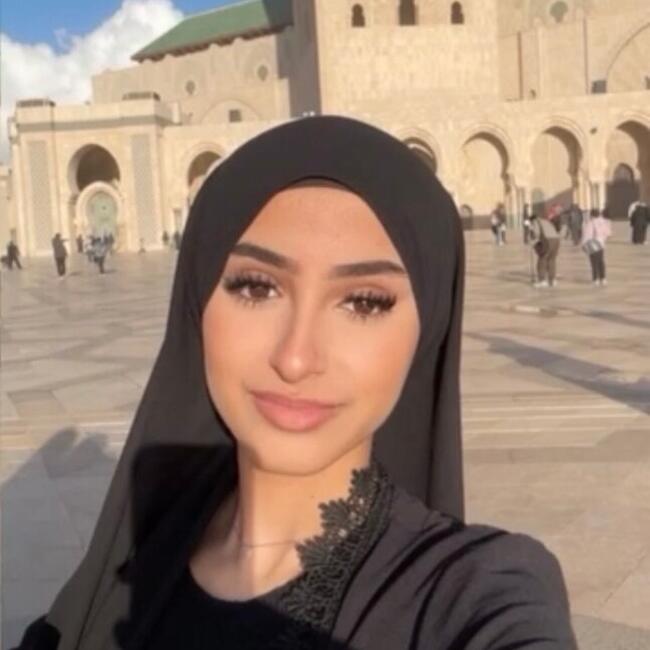 Babysitter in Grand-Couronne: Zineb