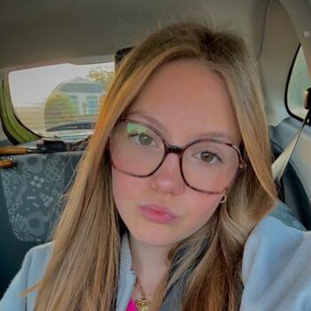Babysitter in Caen: Dorine