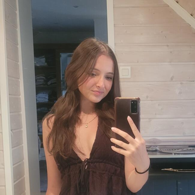 Babysitter in Brussels: Athénaïs