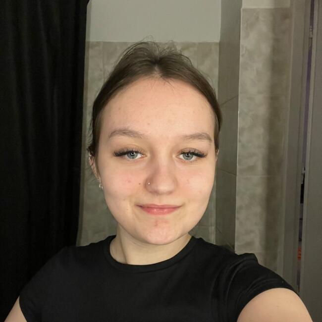 Babysitter in Pont-à-Vendin: Julie