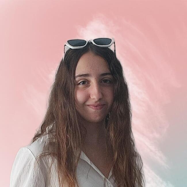 Baby-sitter in Gérone: Nora