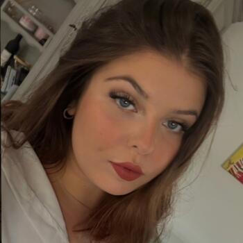 Babysitter in Le Mesnil-Réaume: Marie