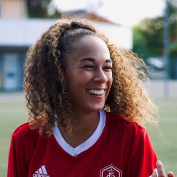 Babysitter in Annecy: Kara