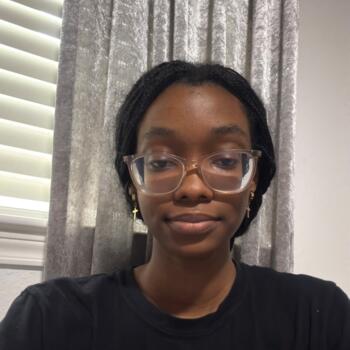 Babysitter in Humble: Tainara