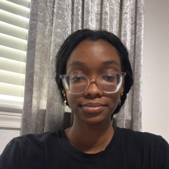 Babysitter in Humble: Tainara