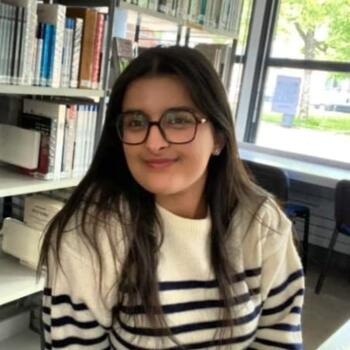 Babysitter in Déols: Donia