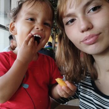 Emprego de babá em Porto Alegre: emprego de babá Anelis