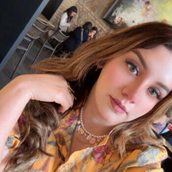 Babysitter Porto: Neha