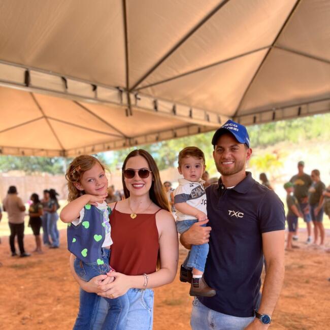 Emprego de babá em Palmas: Valdy