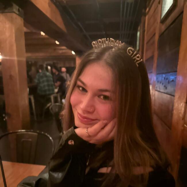 Babysitter in Maple Ridge: Mercedez