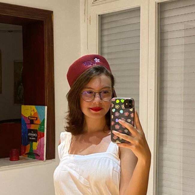 Babysitter in Mérignac: Feriel