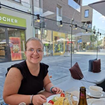 Babysitter in Vredepeel: Loïs