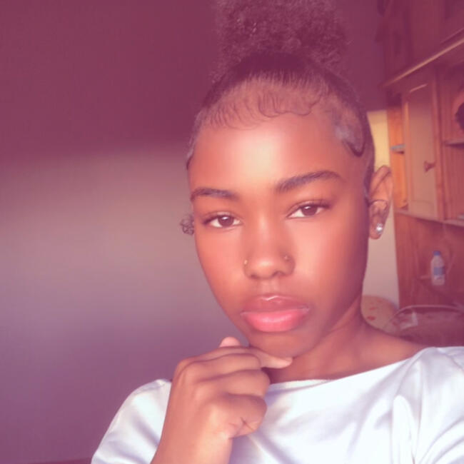 Babysitter in São João da Talha: Eveline