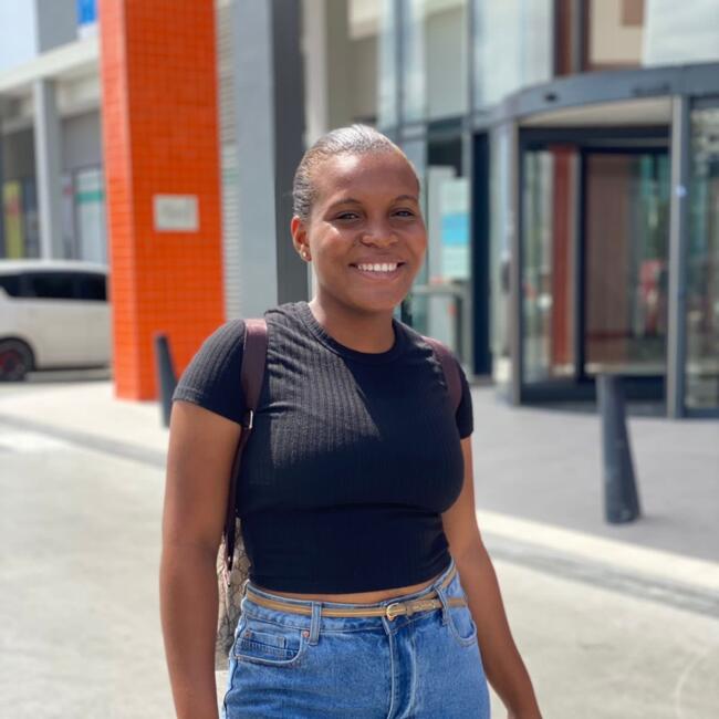 Babysitter in Almada: Kassandra