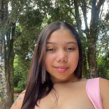 Babysitter in Muswellbrook: Adriana