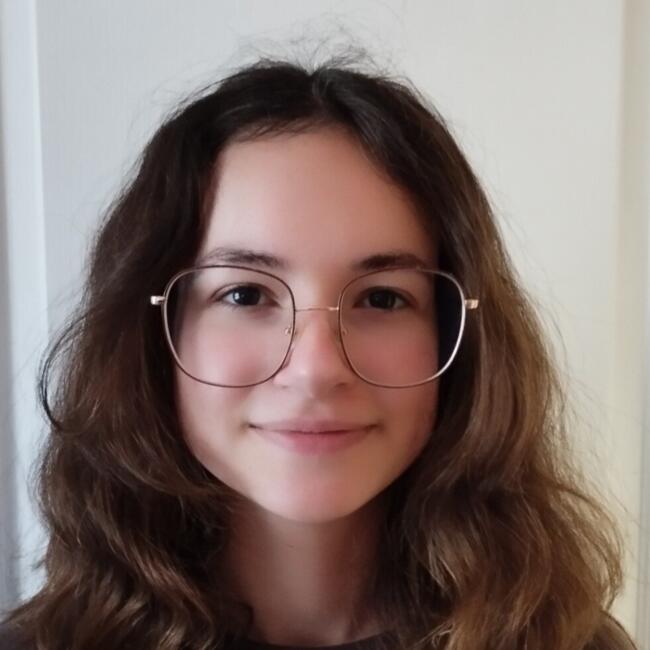 Babysitter in Montberon: Adeline