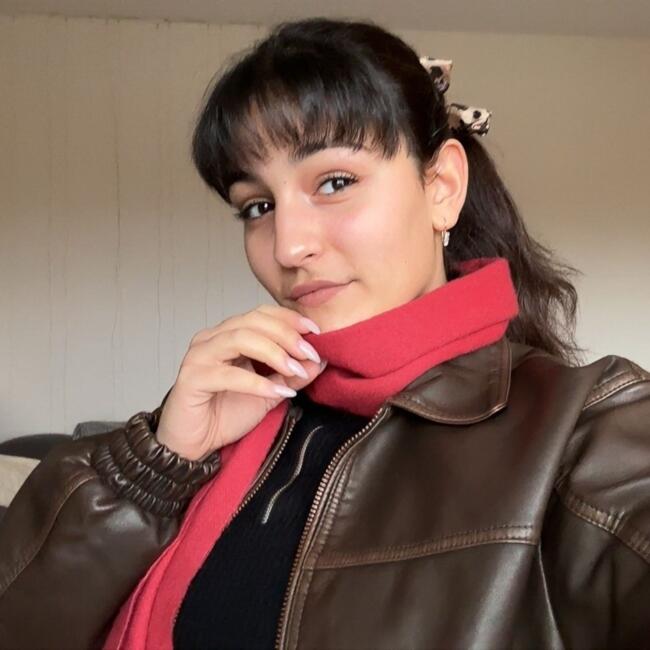 Babysitter in Pont-de-l'Isère: Andreia