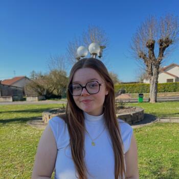 Babysitter in Ambly-sur-Meuse: Chloé