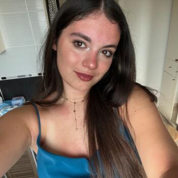 Babysitter in Carpiquet: Julia