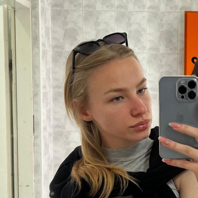 Babysitter in Selo Mladenovac: Isidora