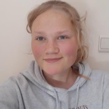 Babysitter Roosdaal: Alix