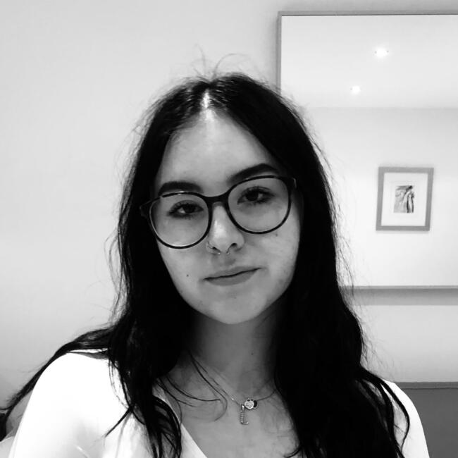 Babysitter in London: Laura