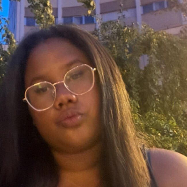 Babysitter in Limoges: Thaïs