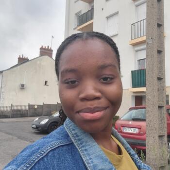 Babysitter in Bourges: Mardiya