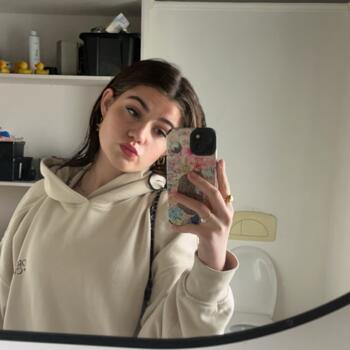 Babysitter in Kortrijk: Lorena