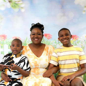 Babysitting job in Athens: babysitting job Shenecia