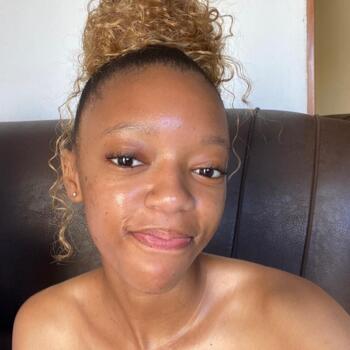 Babysitter in Krugersdorp: Ashley