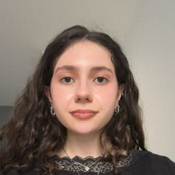 Babysitter in Poitiers: Coralie