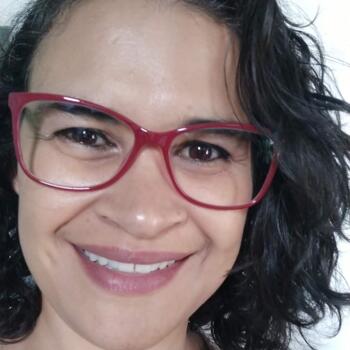 Babá em Maringá: Arizia