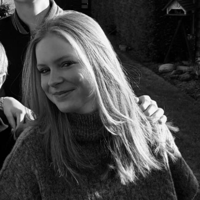 Babysitter in Zwalm: Loes