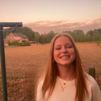 Babysitter in Zwalm: Loes