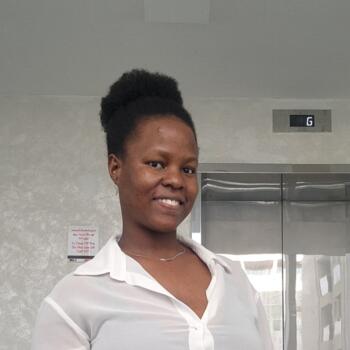 Babysitter in Dubai: STELLA