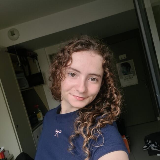 Babysitter in Pessac: Elora