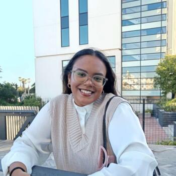 Babysitter in Cape Town: Saar-rah