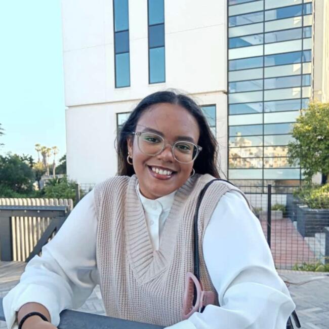 Babysitter in Cape Town: Saar-rah