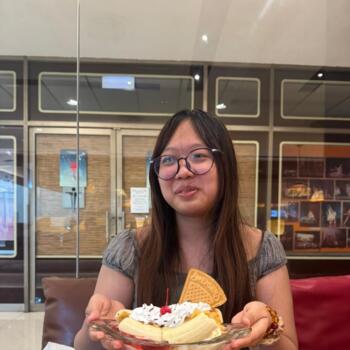 Babysitter in Singapore: Annie