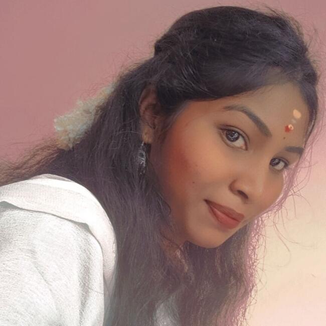 हैदराबाद में बेबीसिटर: Priya