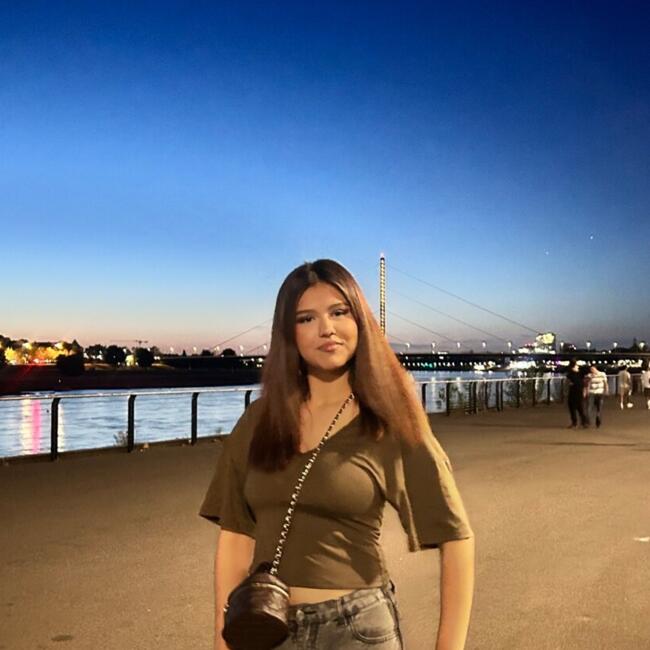 Babysitter in Düsseldorf: Hoda
