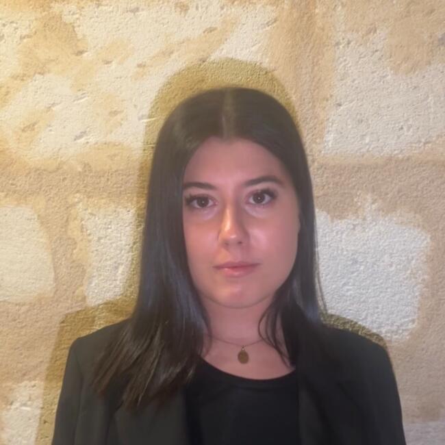 Babysitter in Bordeaux: Lisa