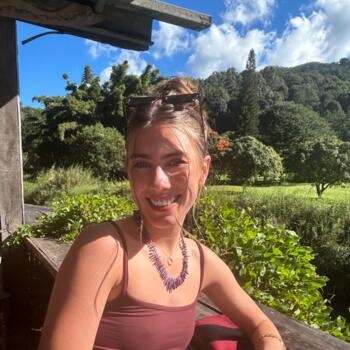 Babysitter in Gold Coast: Violet