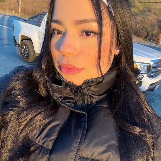 Babysitter in Los Angeles: Daniela