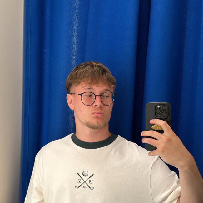 Babysitter in La Louvière: Noa