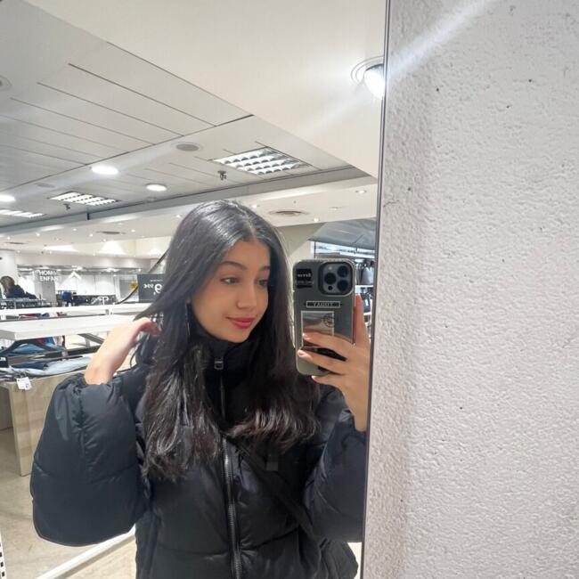 Babysitter in Saint-Martin-d'Hères: Emily