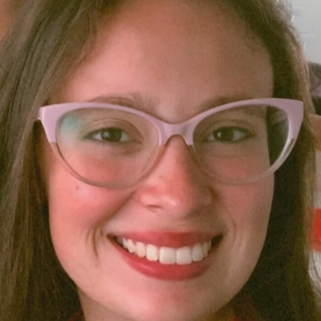 Babysitter in Palhoça: Keila