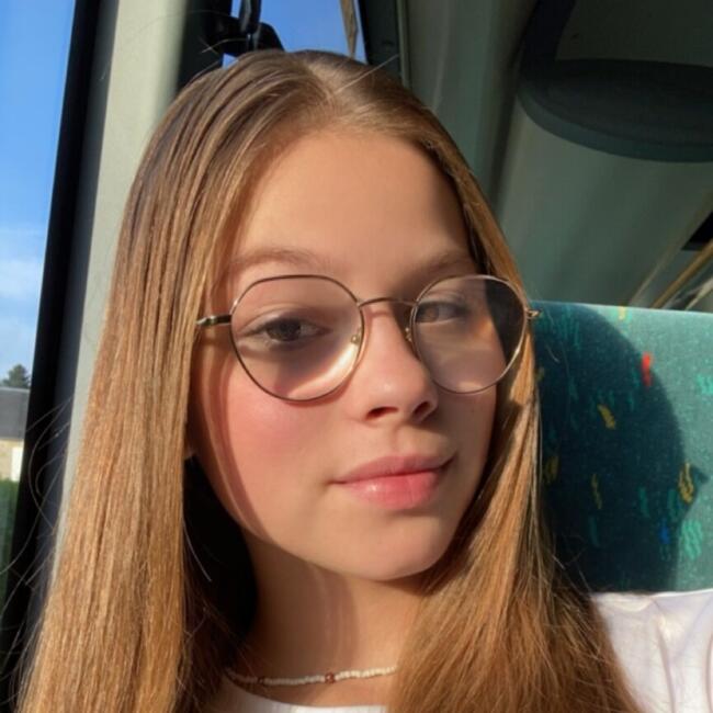 Babysitter in Fontaine-Henry: Leonie