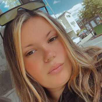 Babysitter in Royal Leamington Spa: Amber